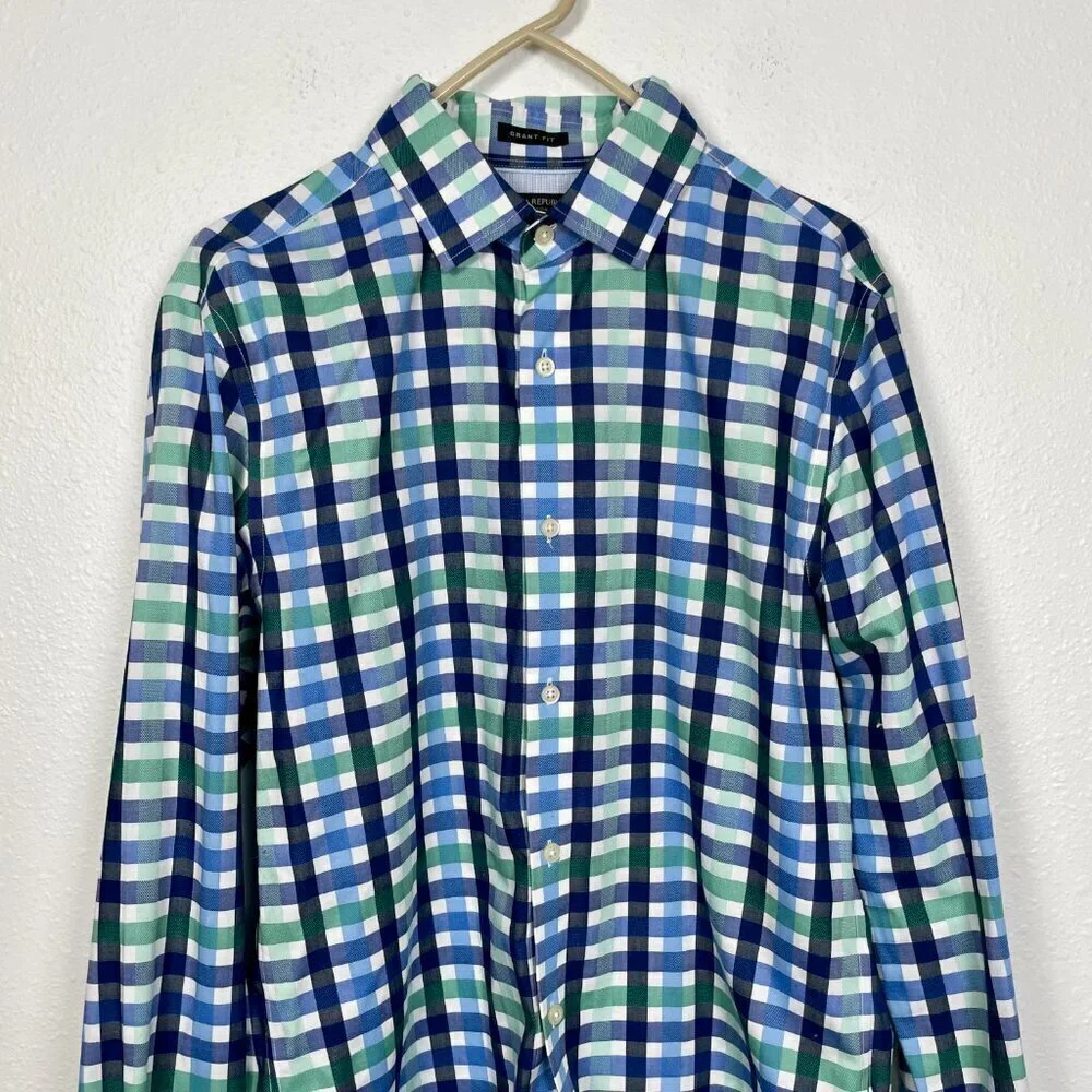 Banana Republic and Vineyard Vines Men's Button Down Plaid Slim Fit Bundle Sz: M